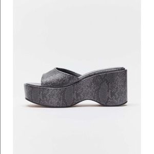 Free shipping,Urban outfitters platform sandals